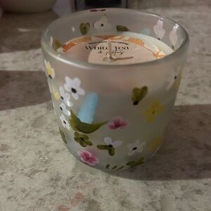 “New” Floral Frosted 10.58 oz Candle -White Tea & Lotus